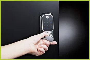 Expert Locksmith Services New York, NY 212-547-9795 Expert Locksmith Services New York, NY 212-547-9795 - 11-business-locksmiths