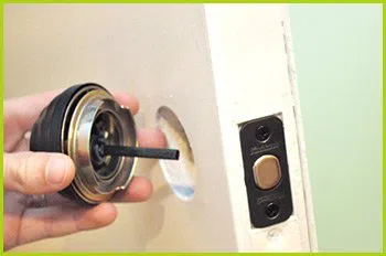 Expert Locksmith Services New York, NY 212-547-9795 - 12-changing-locks